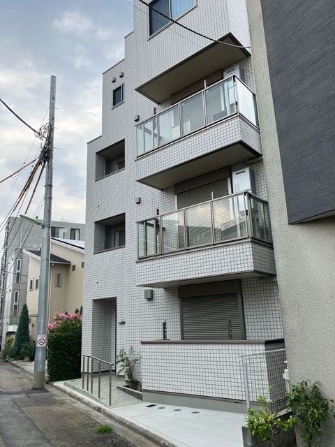 18/18 エントランス