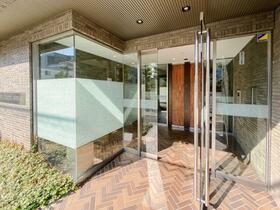 16/16 エントランス