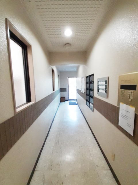 14/20 エントランス