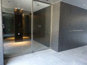 14/14 エントランス