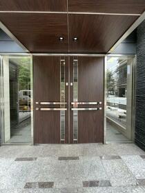 16/16 エントランス