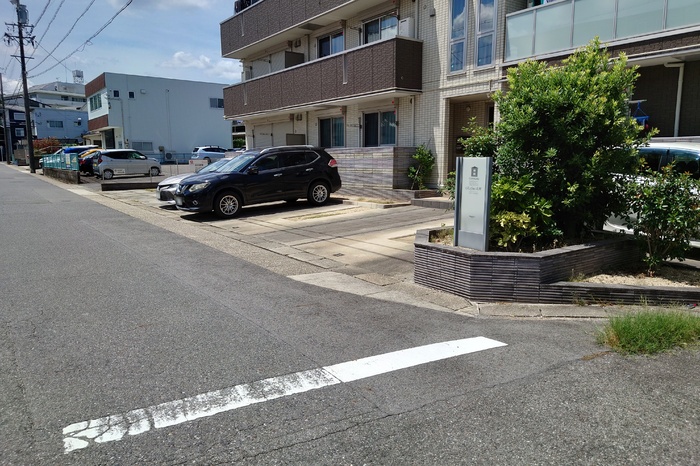 18/18 駐車場