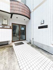 2/2 エントランス