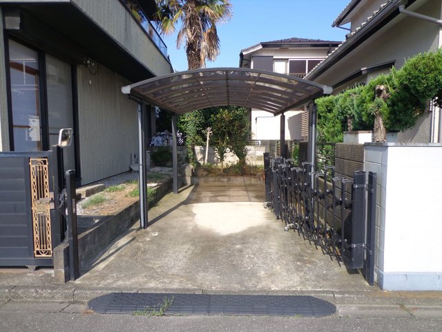 2/4 駐車場
