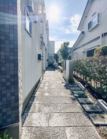 21/23 エントランス