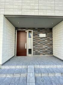 16/16 エントランス