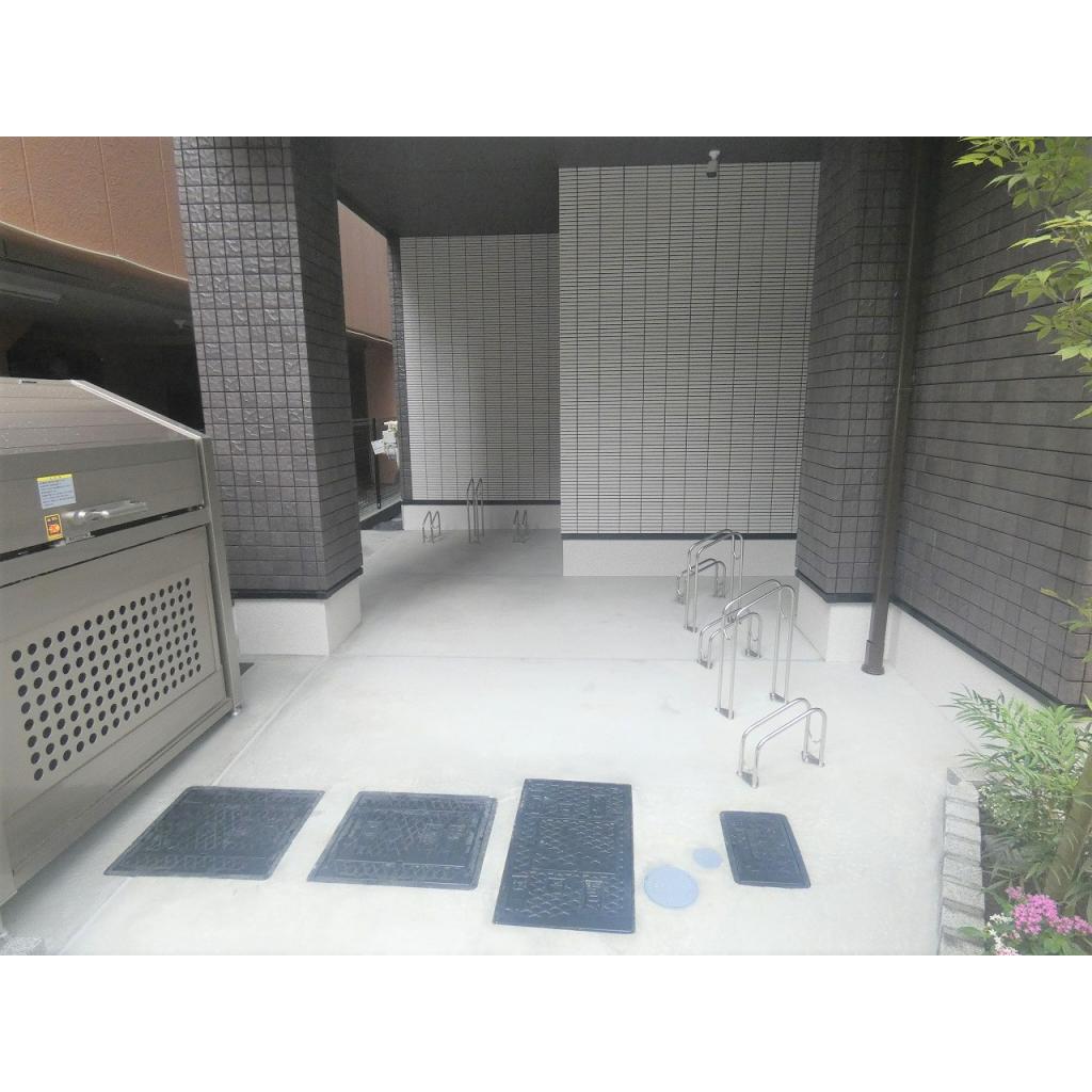 14/14 エントランス