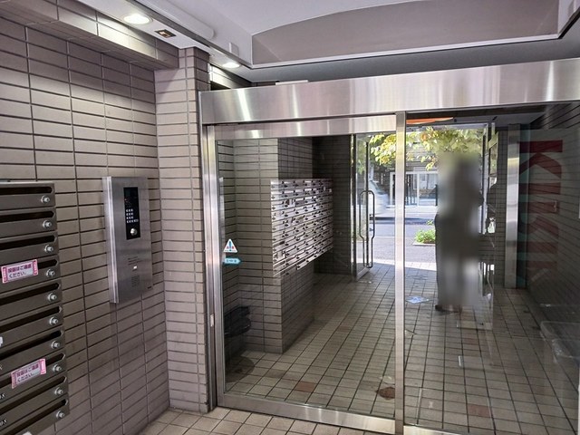 14/20 エントランス