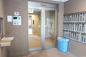 2/2 エントランス