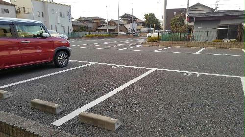 13/16 駐車場