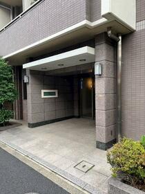 16/16 エントランス