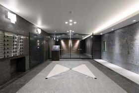 16/16 エントランス