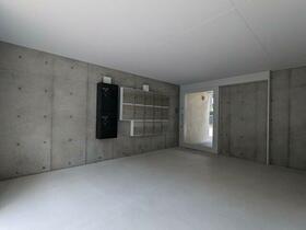 16/16 エントランス