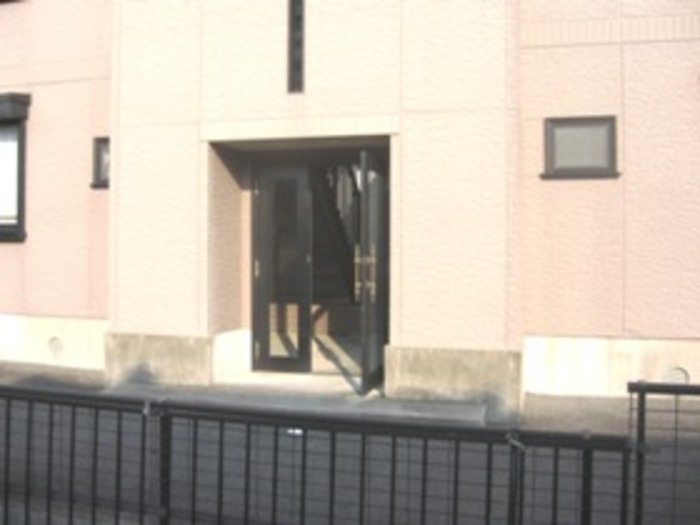 19/23 エントランス