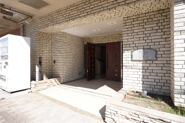 20/26 エントランス