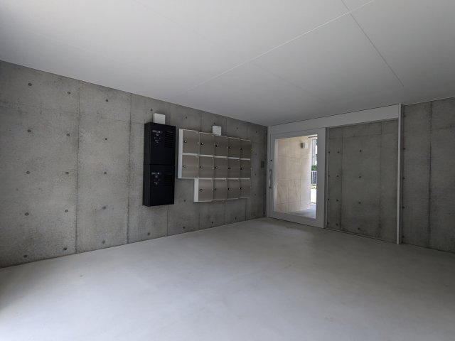 16/22 エントランス