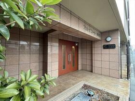 2/2 エントランス