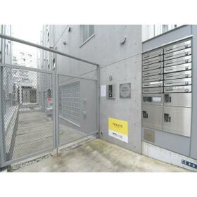 16/16 エントランス