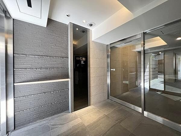 2/3 エントランス