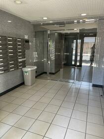 2/2 エントランス