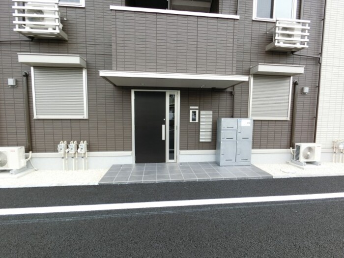 19/22 エントランス