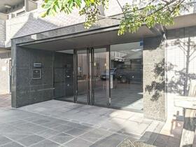 16/16 エントランス