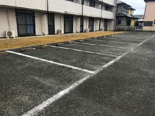 13/13 駐車場
