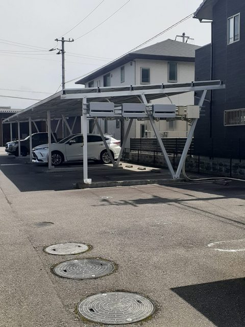 プロヴァンス吉岡駐車場