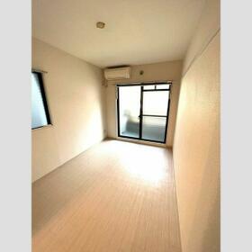 14/14 エントランス