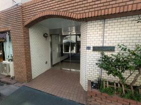 16/16 エントランス