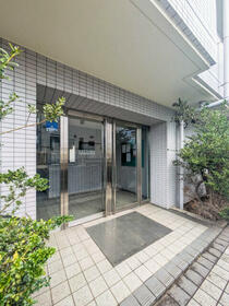 14/15 エントランス