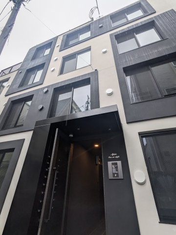 18/29 エントランス