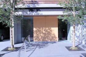 16/16 エントランス