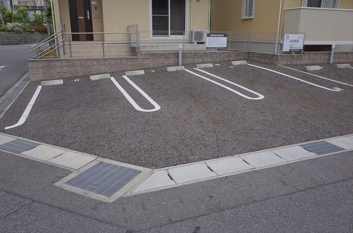 18/18 駐車場