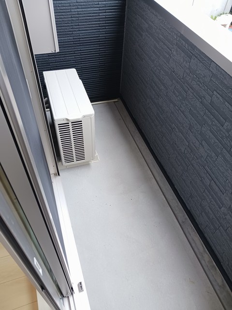 13/22 バルコニー