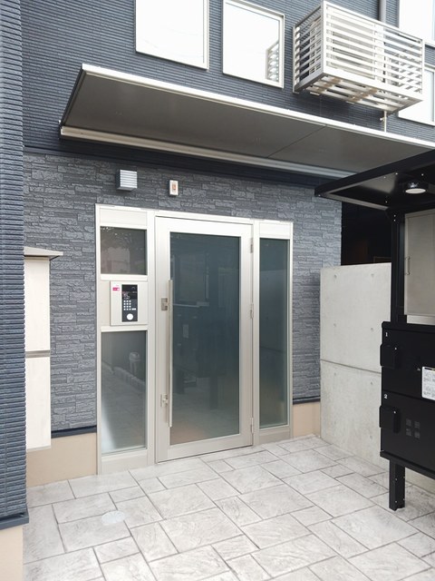 15/22 エントランス