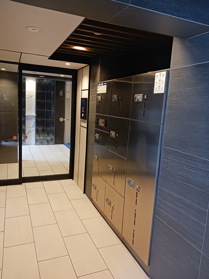 14/20 エントランス