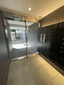 18/18 エントランス