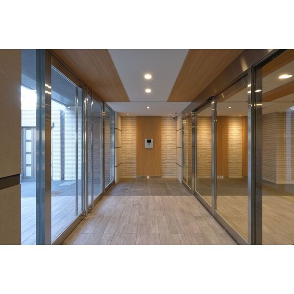 15/15 エントランス