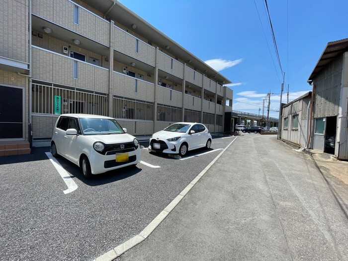 2/5 駐車場