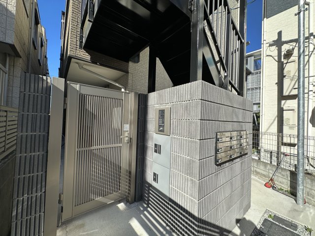 15/15 エントランス