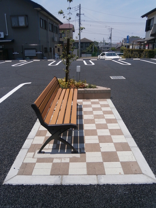 18/27 駐車場
