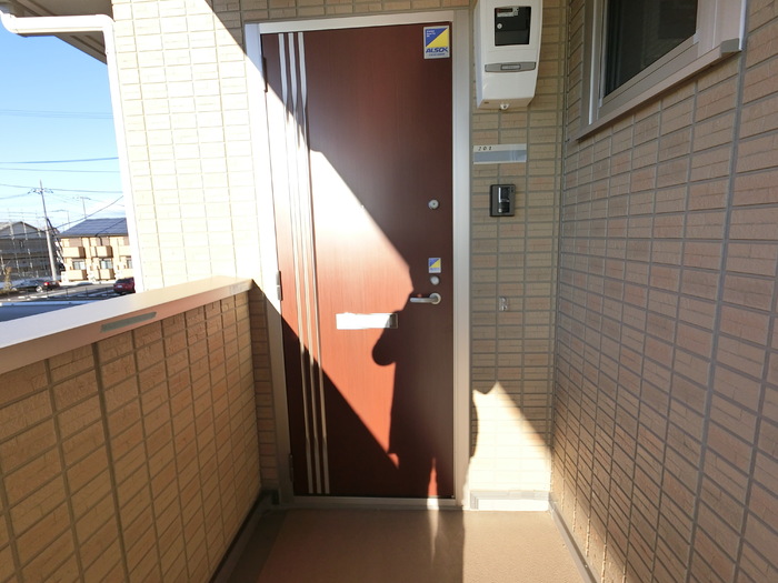 19/27 エントランス