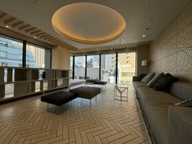 16/16 エントランス