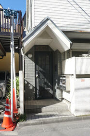 16/16 エントランス