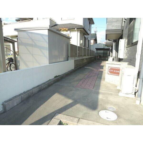 16/17 エントランス