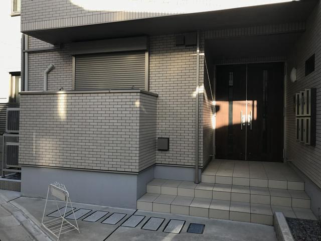 16/18 エントランス