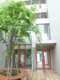 13/22 エントランス