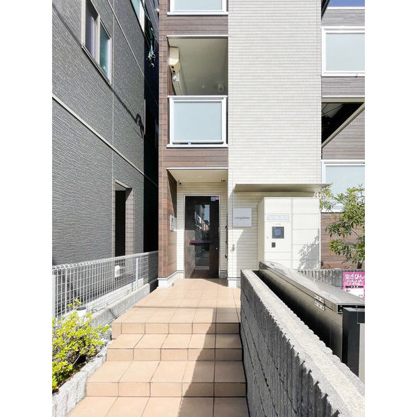 19/20 エントランス