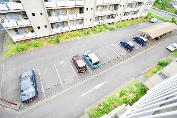 16/17 駐車場